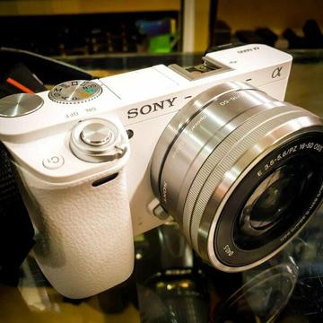 Special Edition Sony Alpha A6000 Mirrorless Camera with the Sony 16-50mm f3.5-5.6 OSS Lens 