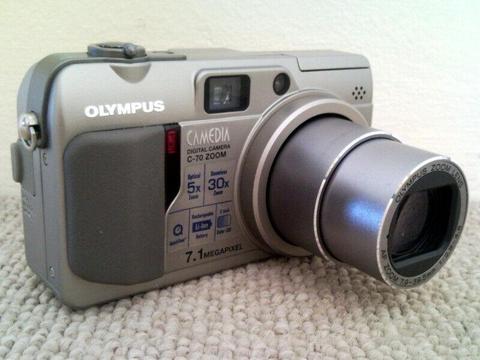 Olympus Camedia C-70 digital camera 