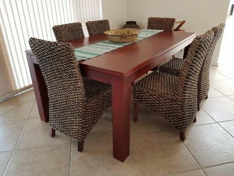Dining Room table with 6 Chairs 
