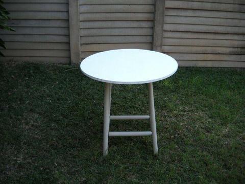 White Painted round table 