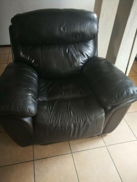 Beautiful 3piece 100% Leather Couch 