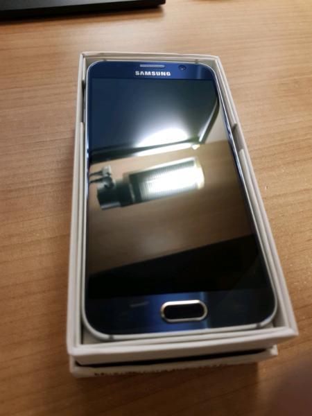 Samsung Galaxy S6 in PRISTINE CONDITION 