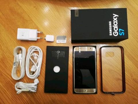 Samsung 32gig + Box & Accessories 