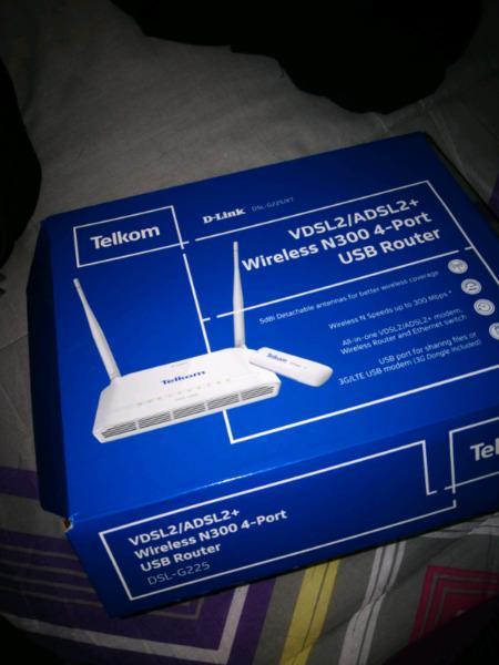 Telkom D-Link VDSL2/ADSL2+ Wireless N300 4-Port & Free USB Router 