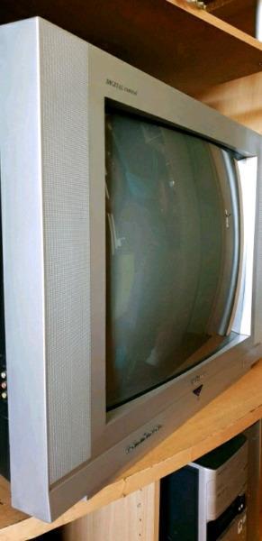 TV TELEFUKEN 78cm + REMOTE CONTROL for sale. 