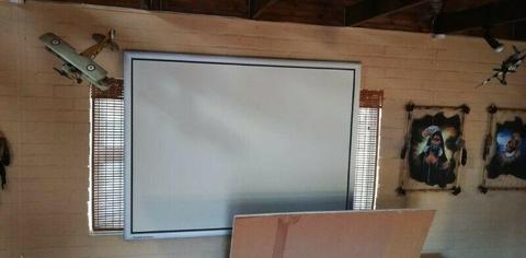 Definition Projector Screen 1500mm x 1300mm 